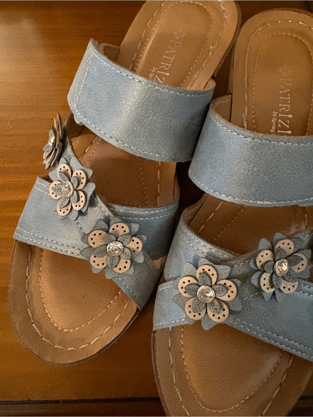 Pareizi Blue Floral Slide Sandals
SUMMER SALE 🔥🔥🔥